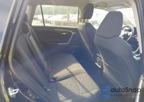 2024 Toyota Rav4 Xle z USA, uszkodzony, nr VIN 2T3W1RFVXRW309689